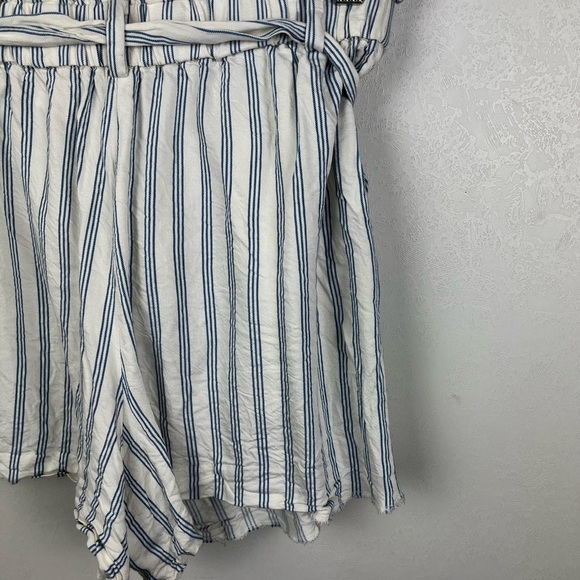 LOFT White Blue Striped Paperbag Shorts High Waist Medium - Picture 8 of 11